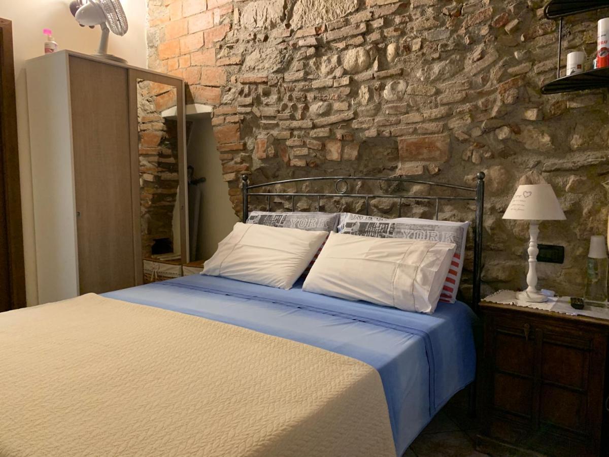 Bed and Breakfast Rustico Di Benellini Angela Польпенацце-дель-Гарда Экстерьер фото
