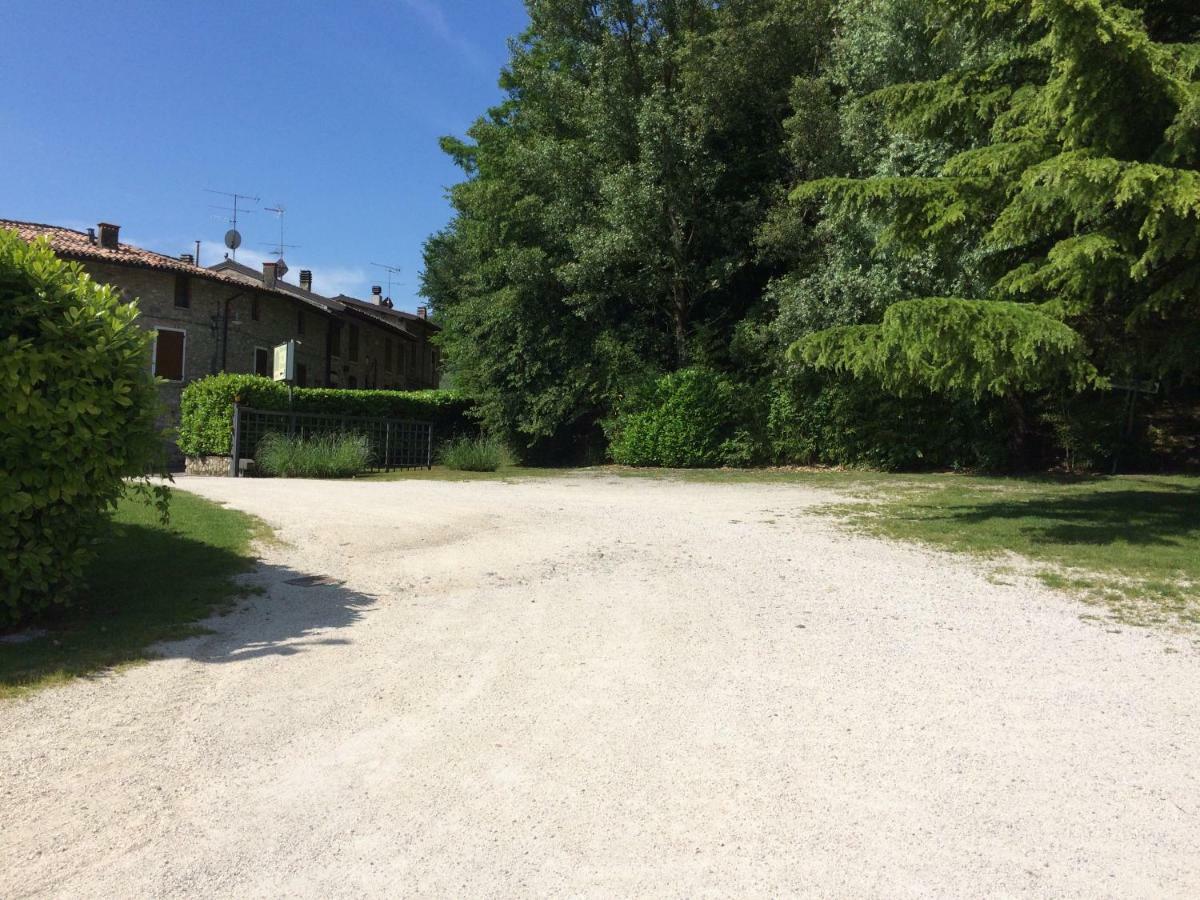 Bed and Breakfast Rustico Di Benellini Angela Польпенацце-дель-Гарда Экстерьер фото